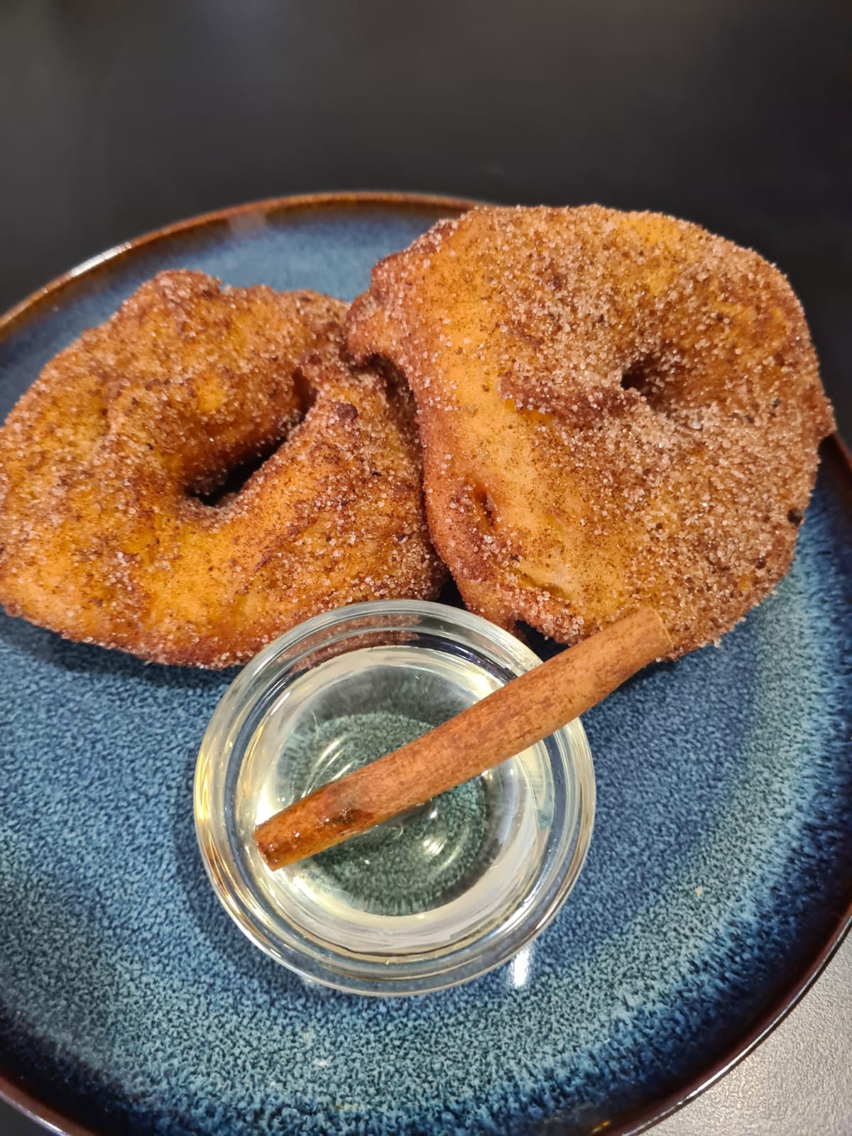 Doces variados em exposição